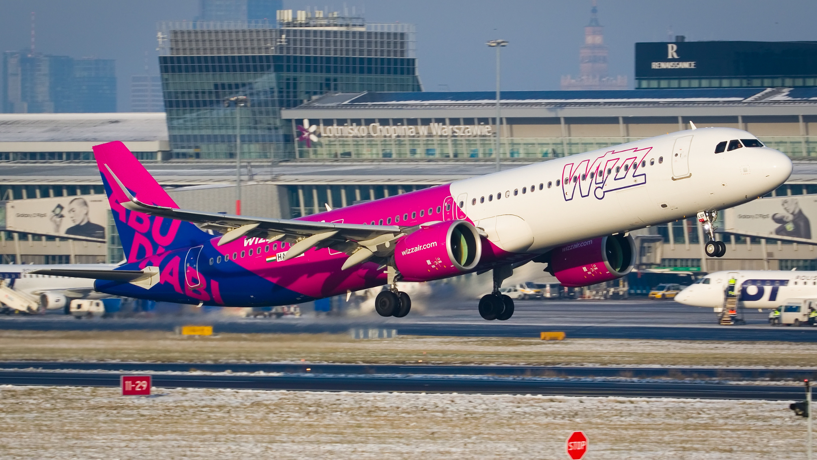 Anunț oficial Compania Wizz Air NU își anulează zborurile din și spre