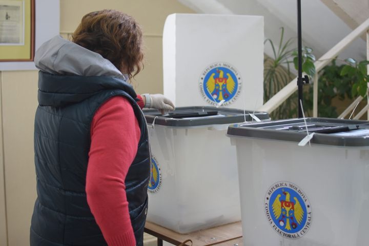 Urmează votarea repetată? Alegerile în satul Aluatu: Prezența la vot și rezultatele preliminare