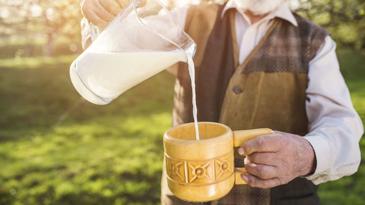 Producătorii de lapte mai au cinci zile pentru a depune cereri pentru subvenții. Precizările AIPA