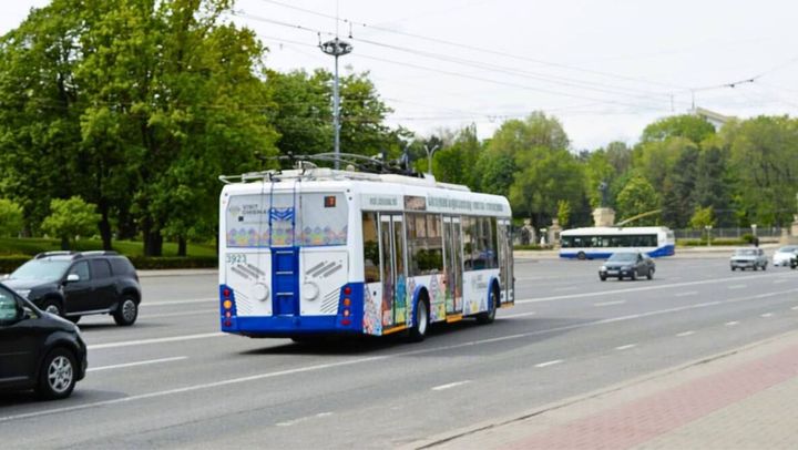 FOTO/ A fost lansată ruta numărul 2 a Troleibuzului Turistic „Chișinău Sightseeing”