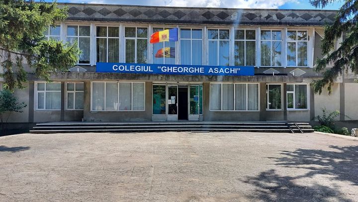 Colectivul Colegiului din Lipcani solicită anularea deciziei de reorganizare a instituției prin fuziune