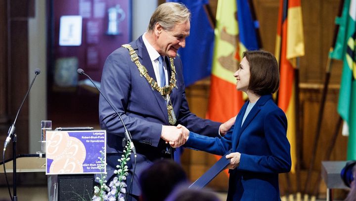 Maia Sandu a intrat în posesia premiului „Robert Blum pentru Democrație 2024”, însoțit de 25.000 de euro