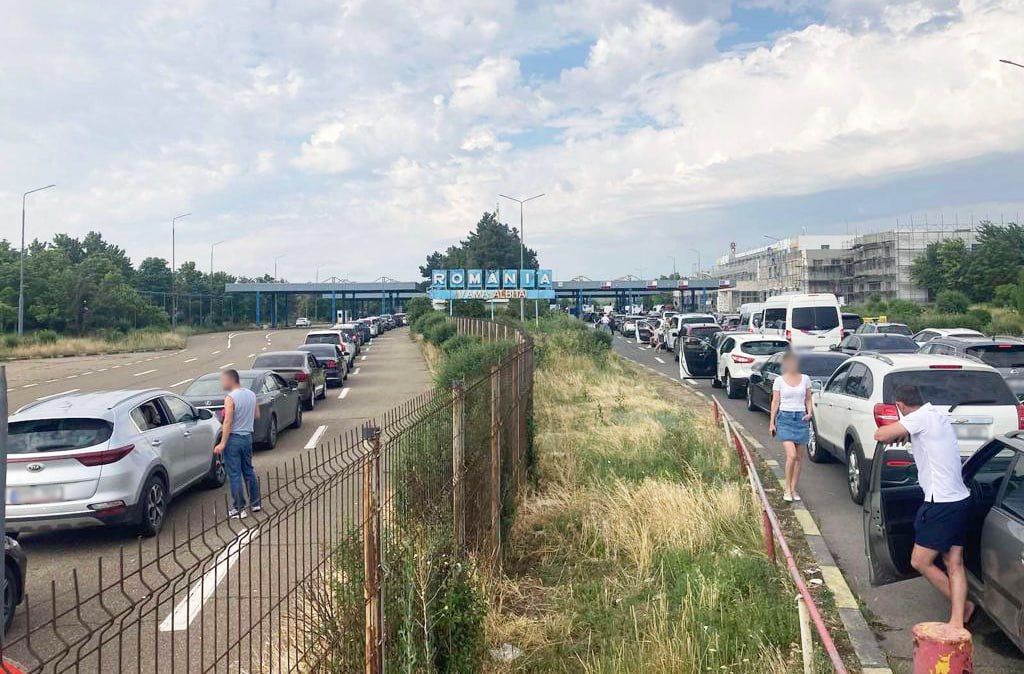 Trafic majorat în punctul Leușeni-Albița pe direcția de ieșire din țară