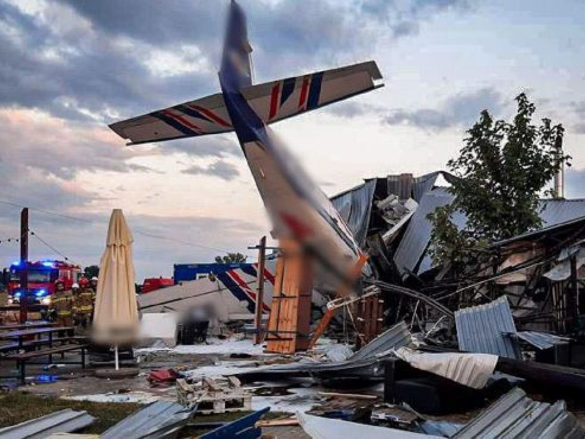 Un avion s-a prăbuşit în Polonia: Cinci morţi şi cel puţin şapte răniţi