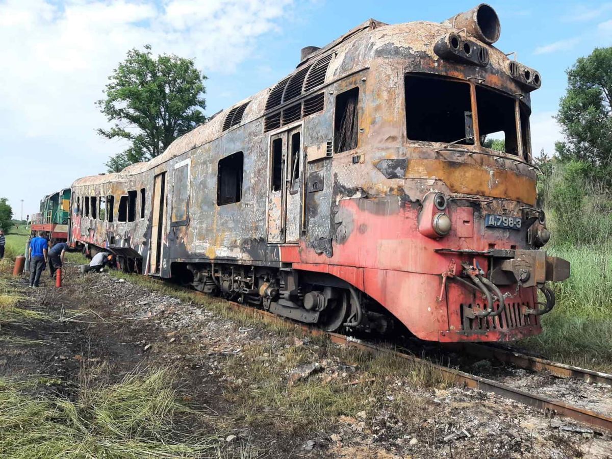 Locomotivă cuprinsă de flăcări la Ungheni: Trenul se deplasa fără pasageri - FOTO