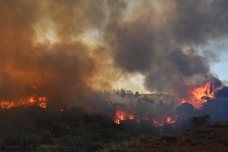 Incendii în Grecia: Moldovenii, îndemnați să evite călătoriile în mai multe regiuni. Precizările MAEIE