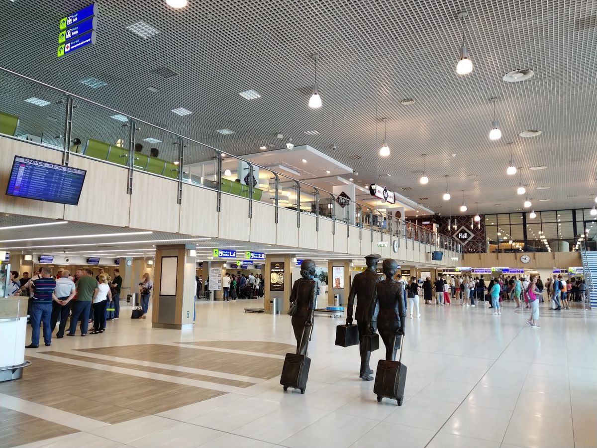 Taxa de modernizare a Aeroportului nu va mai fi. Ministrul Infrastructurii anunță când va fi anulată