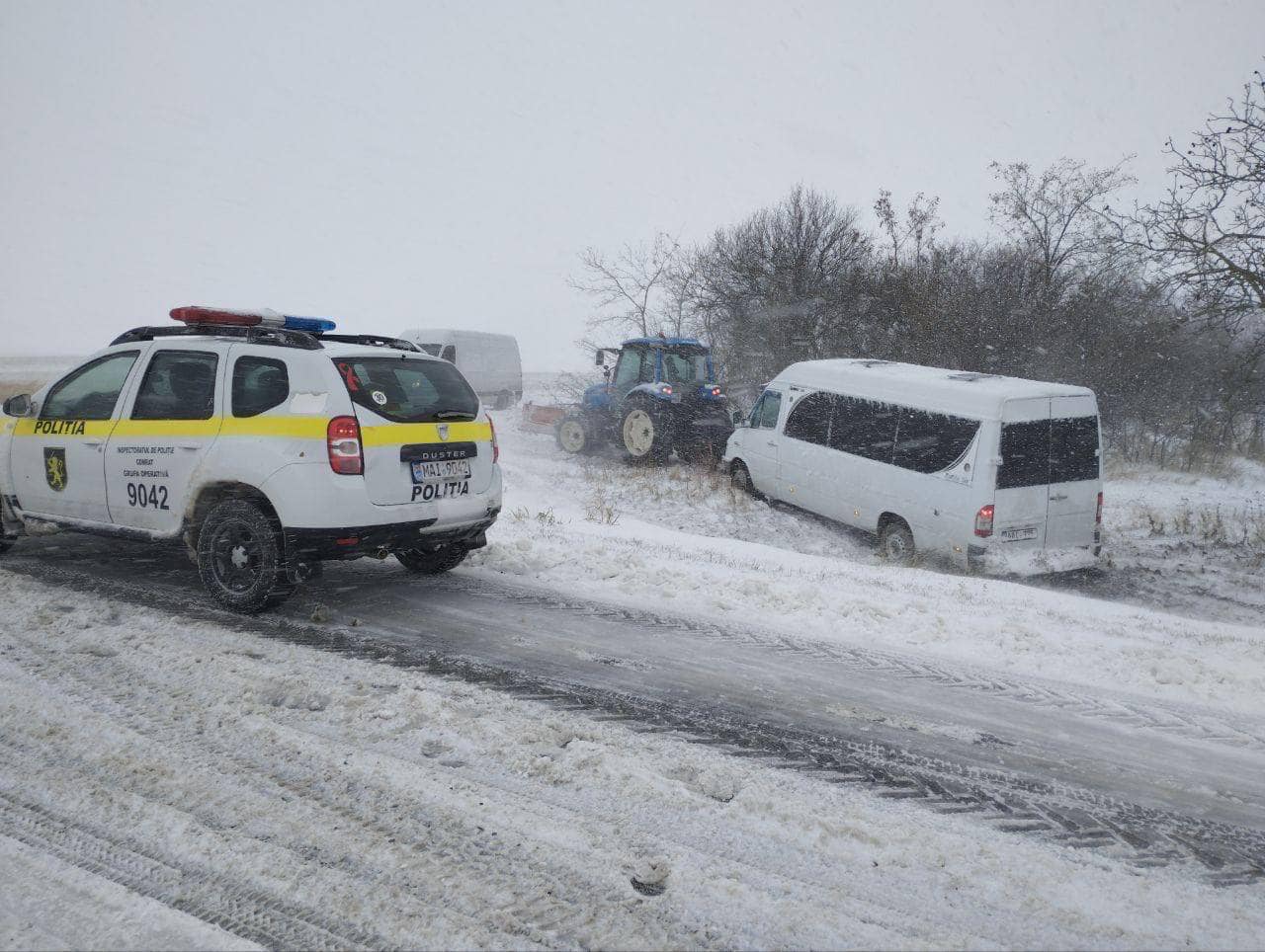 Zăpada abundentă și viscolul au creat haos în traficul din țară: Poliția a înregistrat șase accidente rutiere