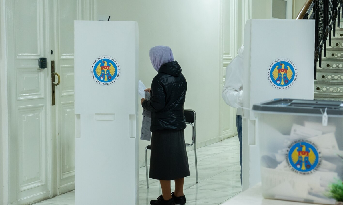 Expert: Tinerii au avut cea mai slabă prezență la alegeri. Vârstnicii merg la vot în proporție de 80%