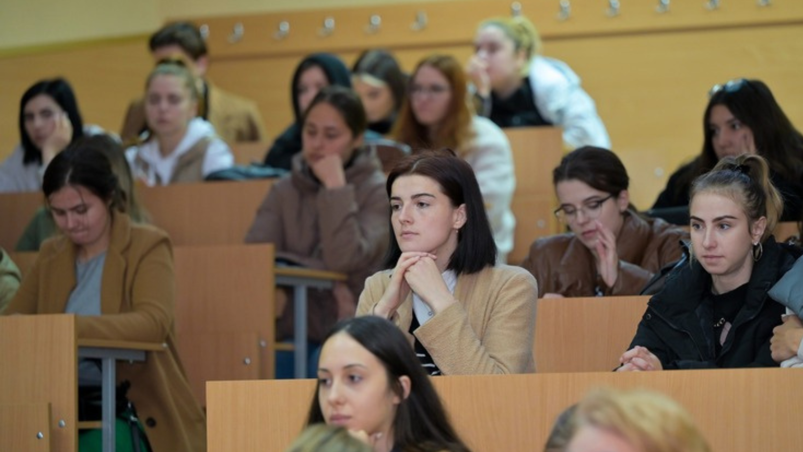 Studenții de la pedagogie vor primi burse de două ori mai mari. Ce sume vor ridica lunar tinerii