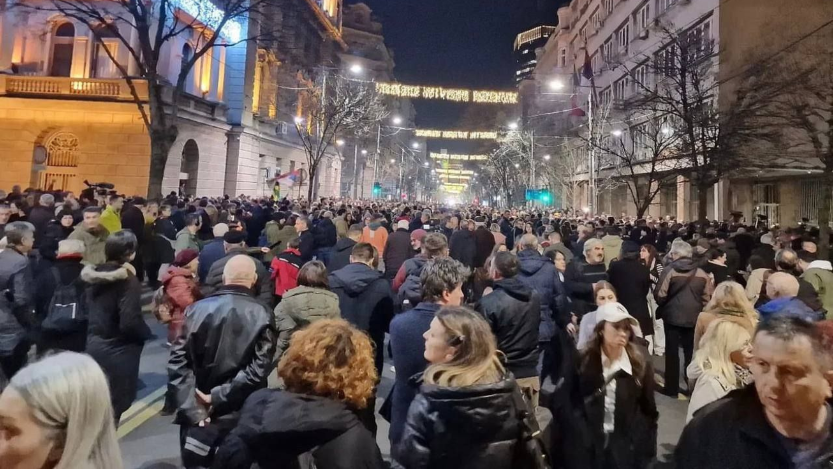 Proteste în Belgrad. Oamenii cer anularea rezultatului alegerilor parlamentare