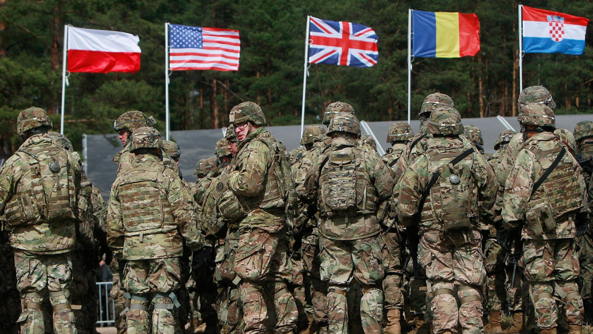 NATO va organiza cele mai mari exerciții de după Războiul Rece cu 90.000 de militari