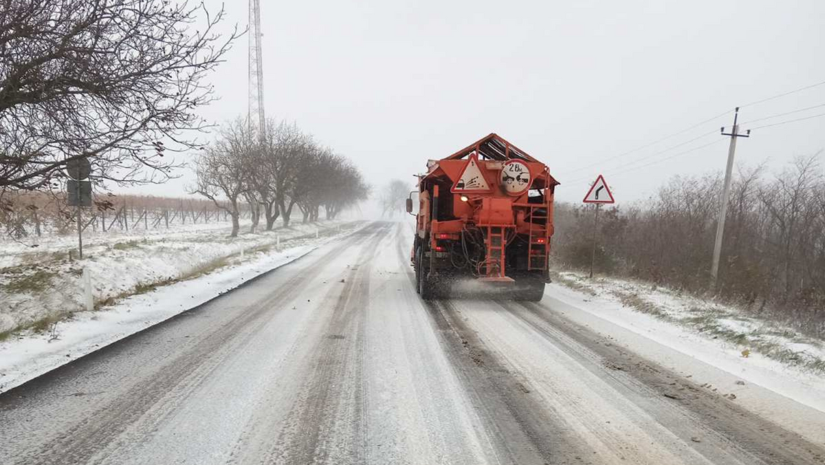 Autoritățile din R. Moldova, în alertă. ASD dă asigurări că drumarii vor fi la datorie și vor interveni prompt