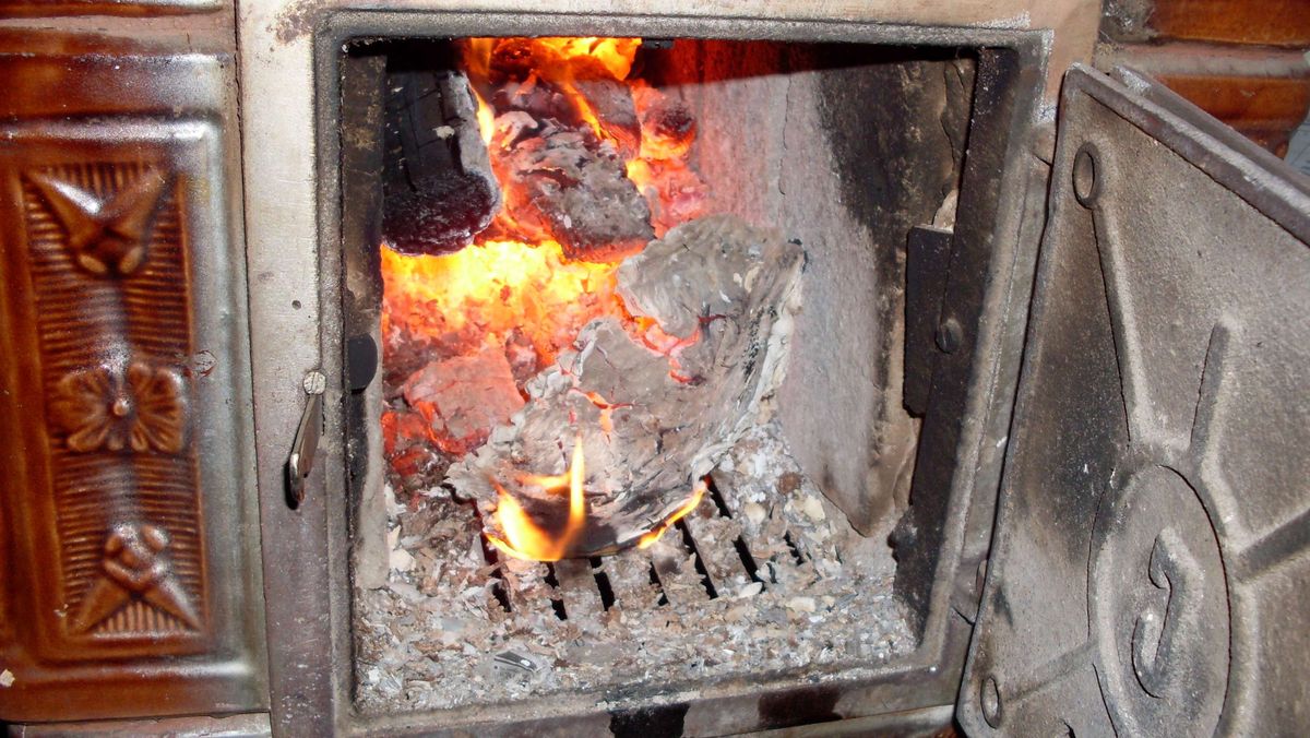 Frigul a pus stăpânire pe țară: Salvatorii vin cu recomandări de folosire a surselor de încălzire