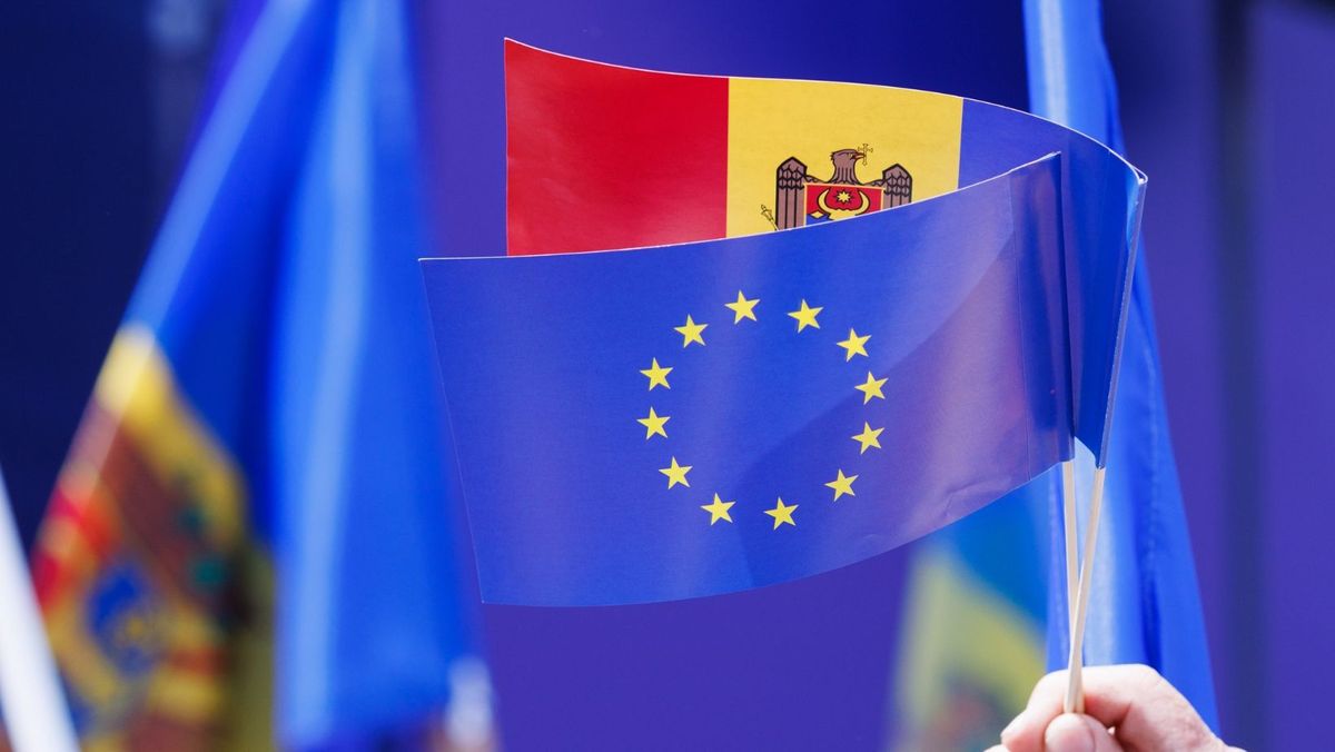 SONDAJ/ Mai mult de jumătate dintre moldoveni susțin aderarea țării la Uniunea Europeană