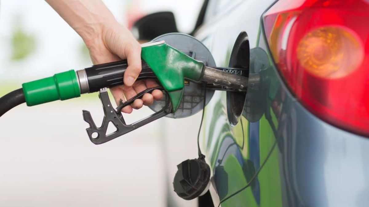 Benzina și motorina continuă să se scumpească. ANRE explică trendul de creștere