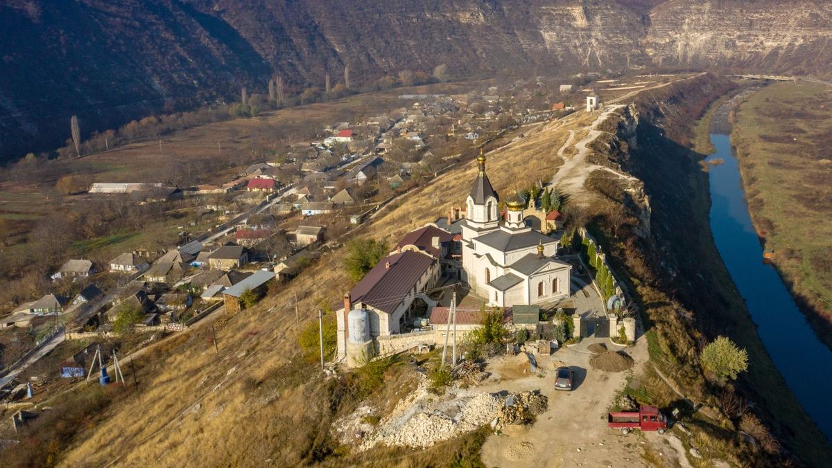 Vreme caldă, cu maxime de până la +12 grade Celsius. Prognoza meteo pentru următoarele 24 de ore