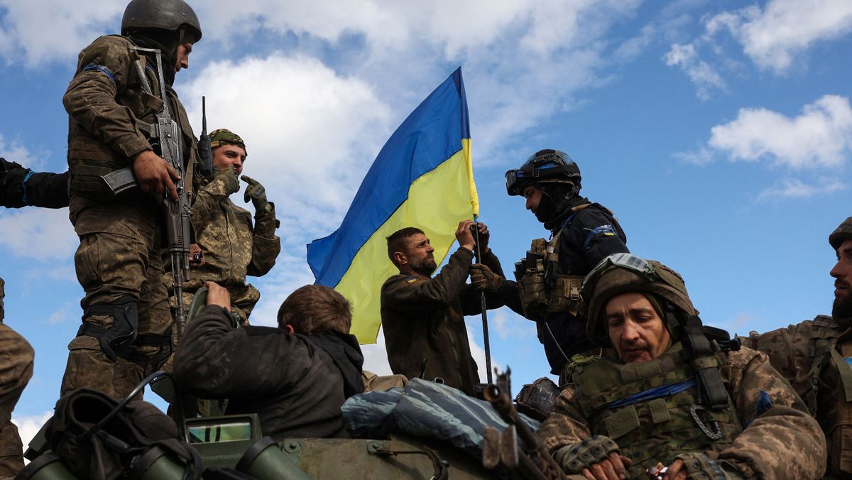 SONDAJ/ Ucraina trebuie să capituleze sau să continue să lupte până la victorie? Ce spun moldovenii