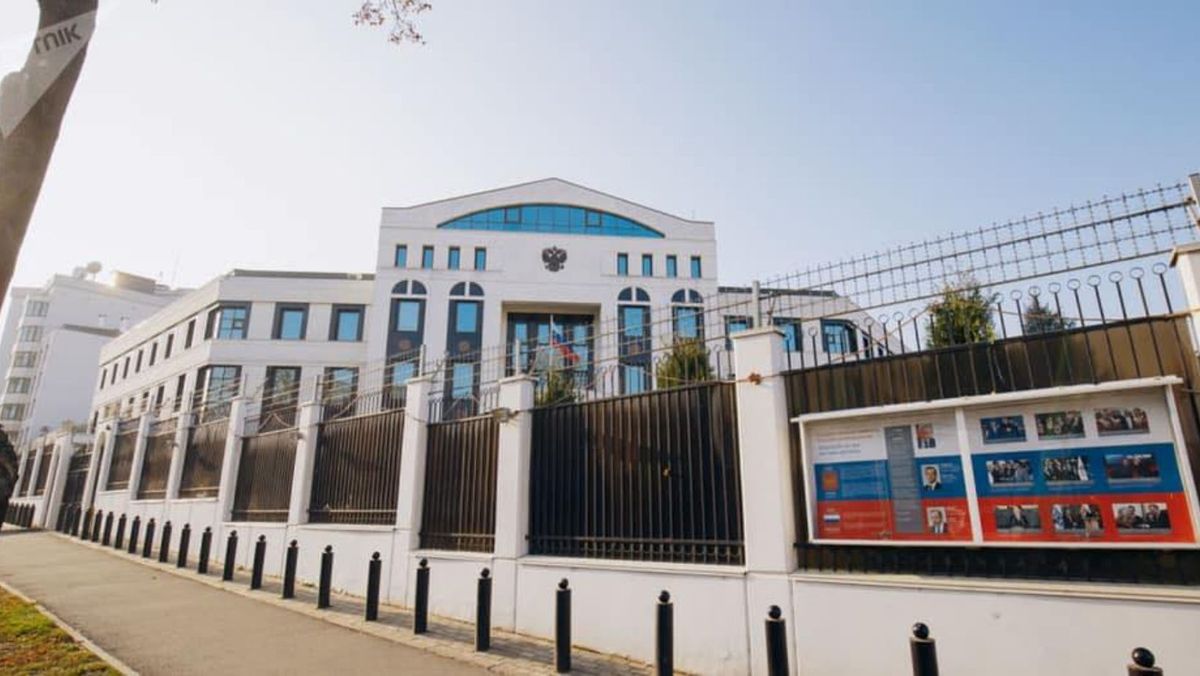 Încă un angajat al ambasadei ruse în R. Moldova a fost declarat persona non grata