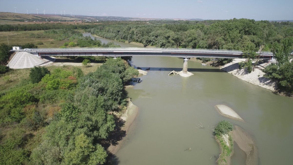 Șase oferte au fost depuse pentru proiectarea a patru noi poduri peste Prut