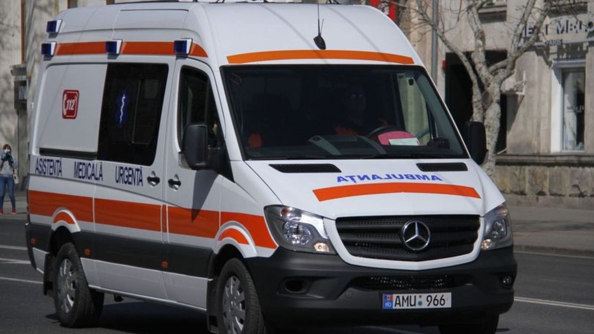 Peste 13 mii de moldoveni au chemat ambulanța într-o săptămână: 70 de persoane, rănite în urma unor accidente rutiere