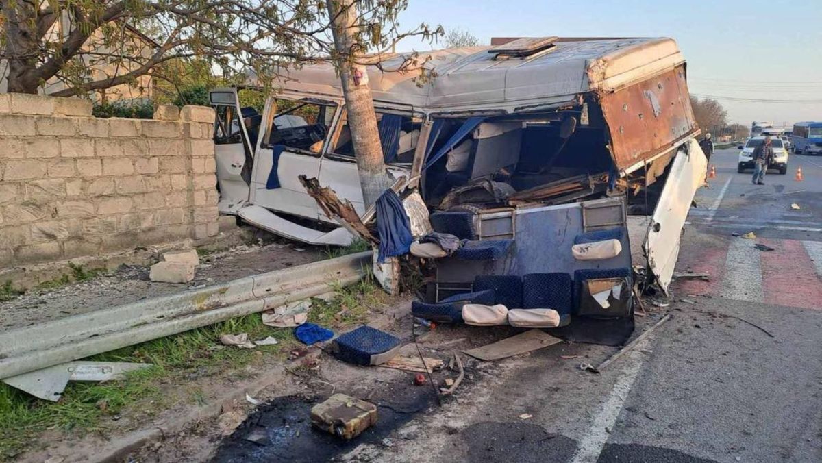 UPDATE/ Accidentul de la Măgdăcești, soldat cu 16 persoane rănite: Șoferul camionului a fost reținut