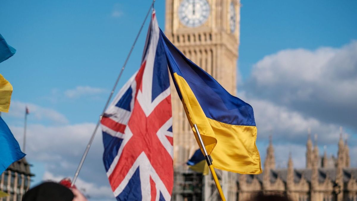 Marea Britanie va anunța astăzi cel mai mare pachet de ajutor militar oferit până acum Ucrainei
