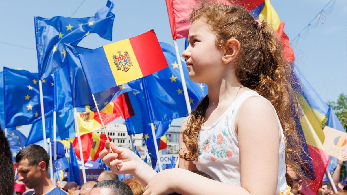 Zece ani de la liberalizarea regimului de vize cu UE: „Moldovenii sunt europeni și merită să trăiască liber”