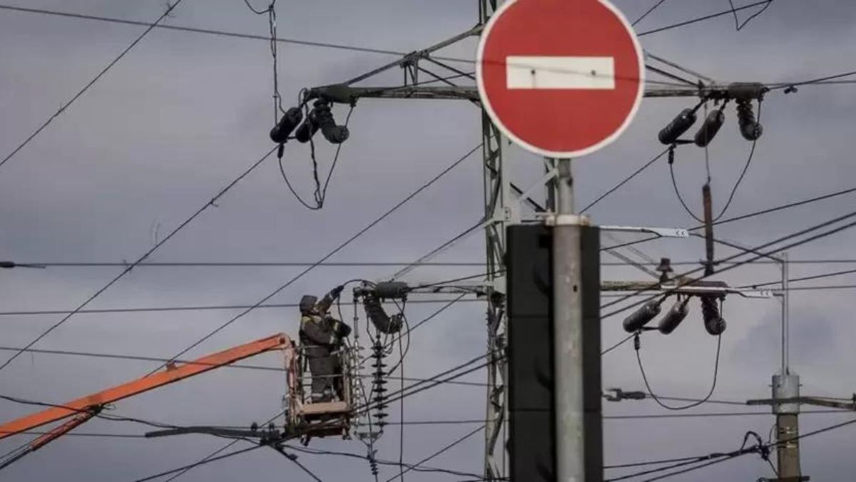 Ucraina a introdus întreruperi de urgență ale energiei electrice după atacul masiv al rușilor