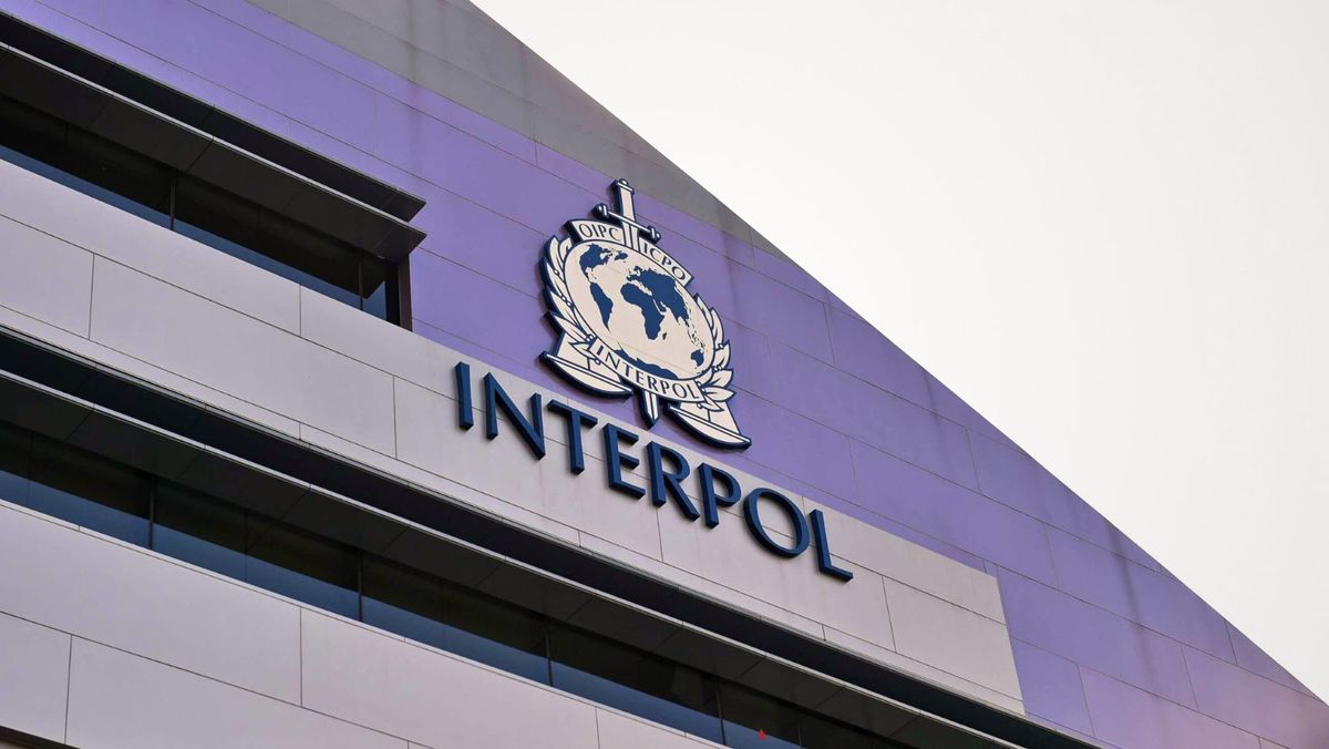 Dosarul Interpol. Șapte angajați ai Biroului din R. Moldova au fost suspendați din funcții