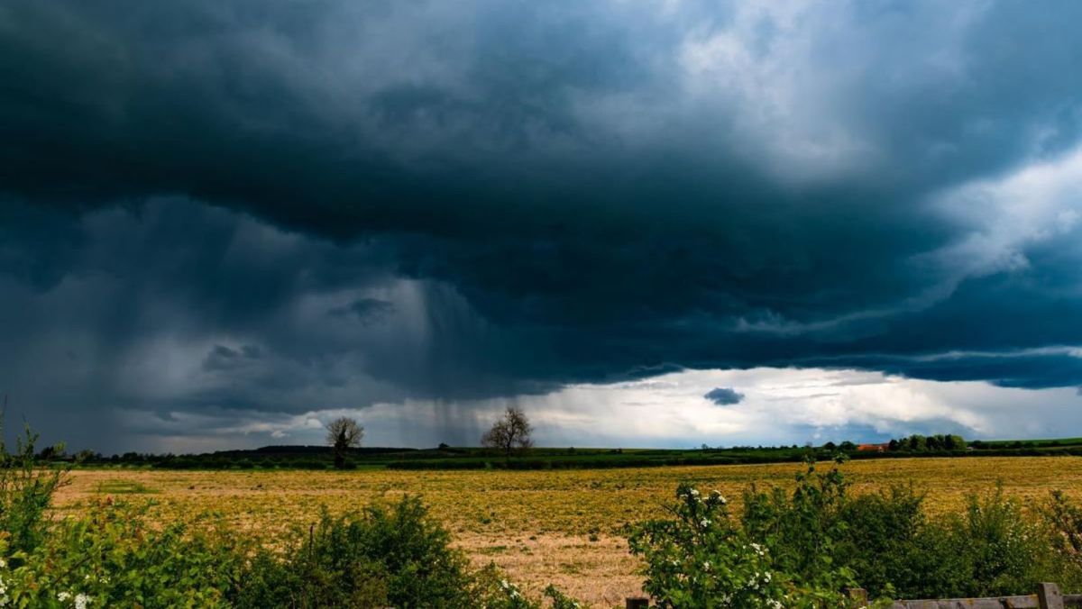 Temperaturi de până la 27 de grade Celsius și ploi puternice. Cum va fi vremea joi, 13 iunie