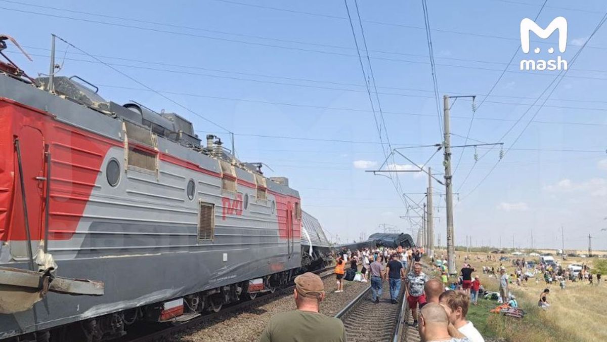 Doi morţi şi 100 de răniţi în Rusia, după ce un tren care transporta 800 de persoane s-a ciocnit cu un camion