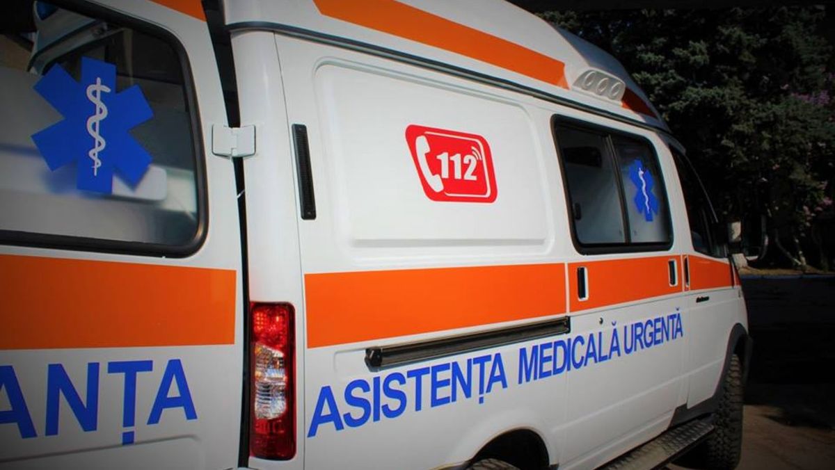 Un medic, un infirmier și un șofer de pe ambulanță au fost bătuți cu bestialitate în raionul Călărași