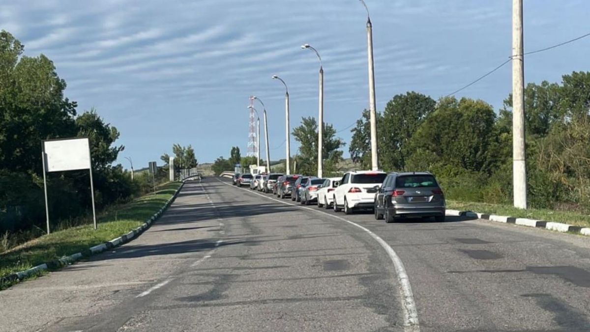 Trafic intensiv în punctul Leușeni - Albița, pe sensul de ieșire din R. Moldova. Recomandări pentru călători