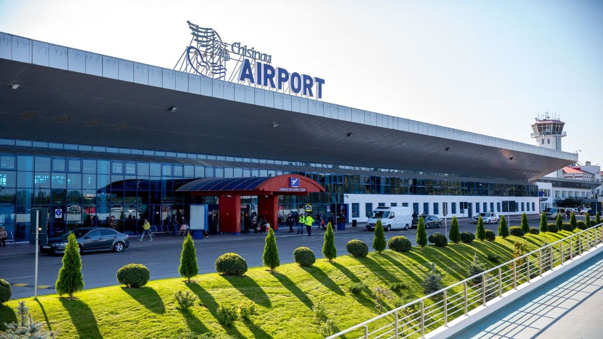 Licitația pentru spațiile comerciale de la aeroport va fi reluată pe 5 septembrie