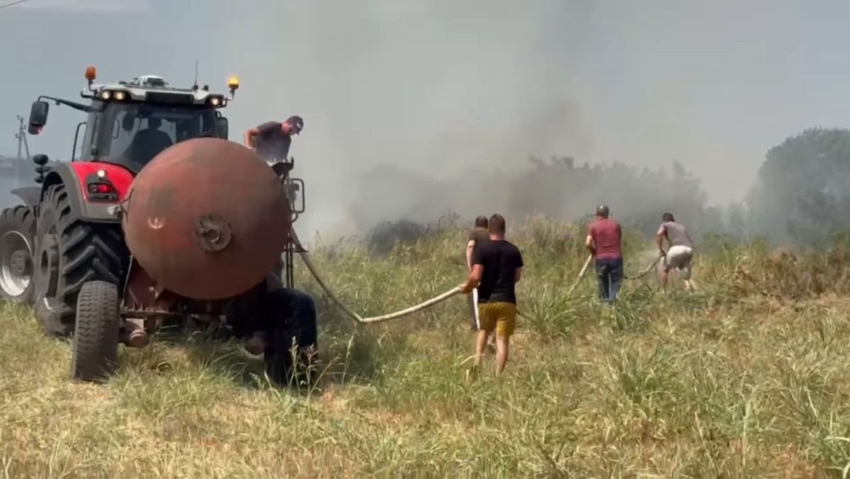 Incendiul de vegetație din Ucraina, la frontiera cu R. Moldova. Flăcările au ajuns la Crocmaz, raionul Ștefan Vodă