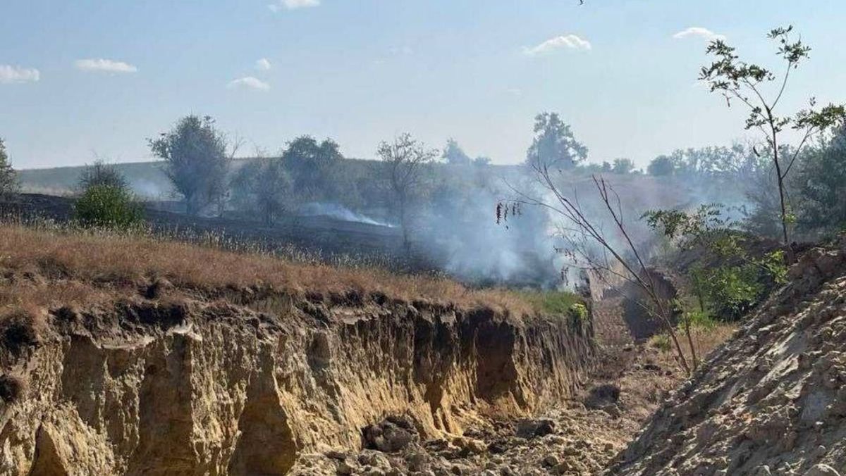 Incendiu de vegetație la frontiera moldo-ucraineană. Pompierii intervin pentru stingerea flăcărilor