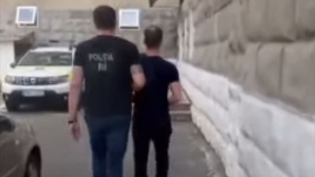 VIDEO/ Un tânăr de 27 de ani care filma scene erotice și le vindea pe internet, reținut la Chișinău