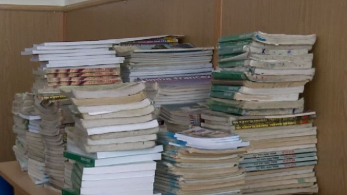 Peste un milion de exemplare de manuale noi vor ajunge în școli, anunță Ministerul Educației