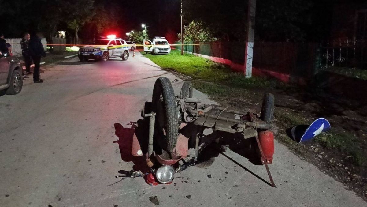 FOTO/ Accident tragic în raionul Dondușeni. Un tânăr în vârstă de 18 ani a decedat, iar altul a ajuns la spital