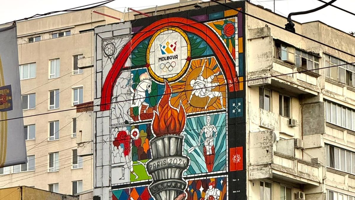 Pictura murală „Visul Olimpic”, restabilită după ce a fost deteriorată și acoperită cu un panou publicitar