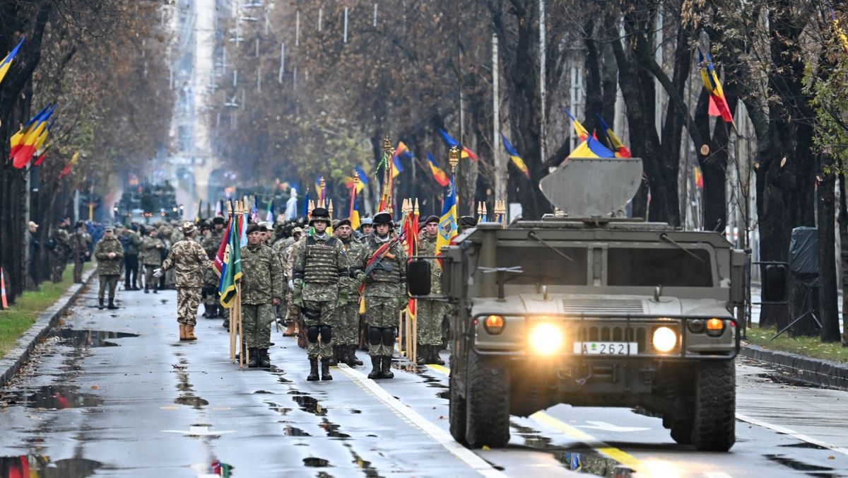 Ziua națională a României: 2.500 de militari români și 240 de militari străini defilează la parada de la București