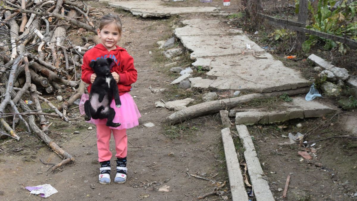 În prag de sărbători, unii copii din R. Moldova cer de la Moș Crăciun lemne de foc