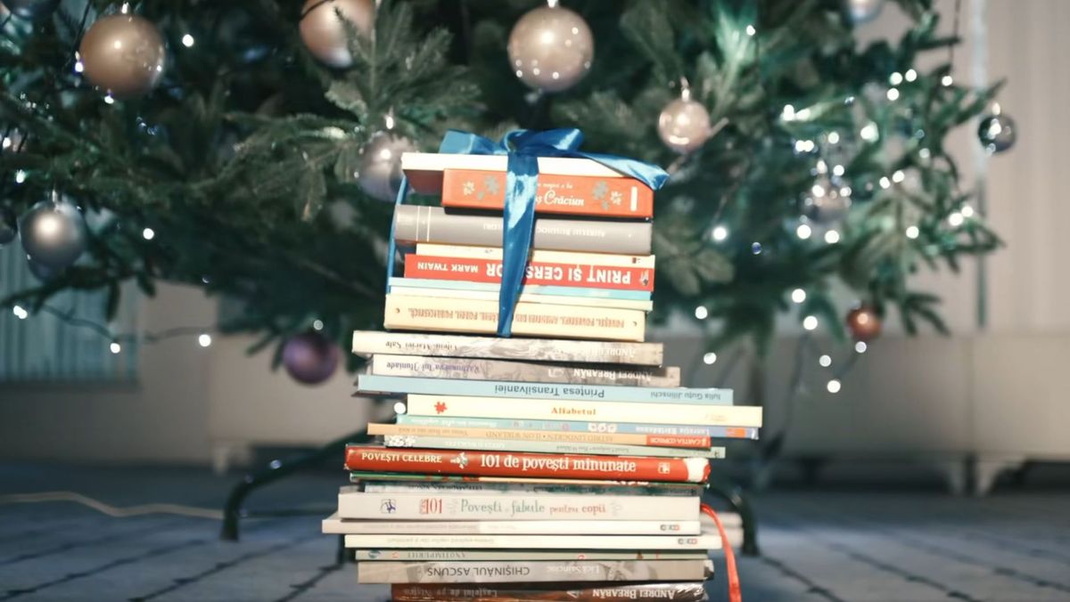 VIDEO/ Începe a treia ediție a campaniei „Biblioteca de sub brad”. Cărțile pot fi donate până pe 20 decembrie