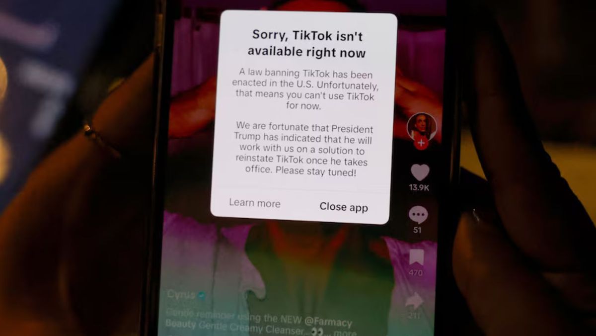 TikTok a devenit nefuncțional în SUA. Utilizatorii au primit un mesaj care face trimitere la Trump