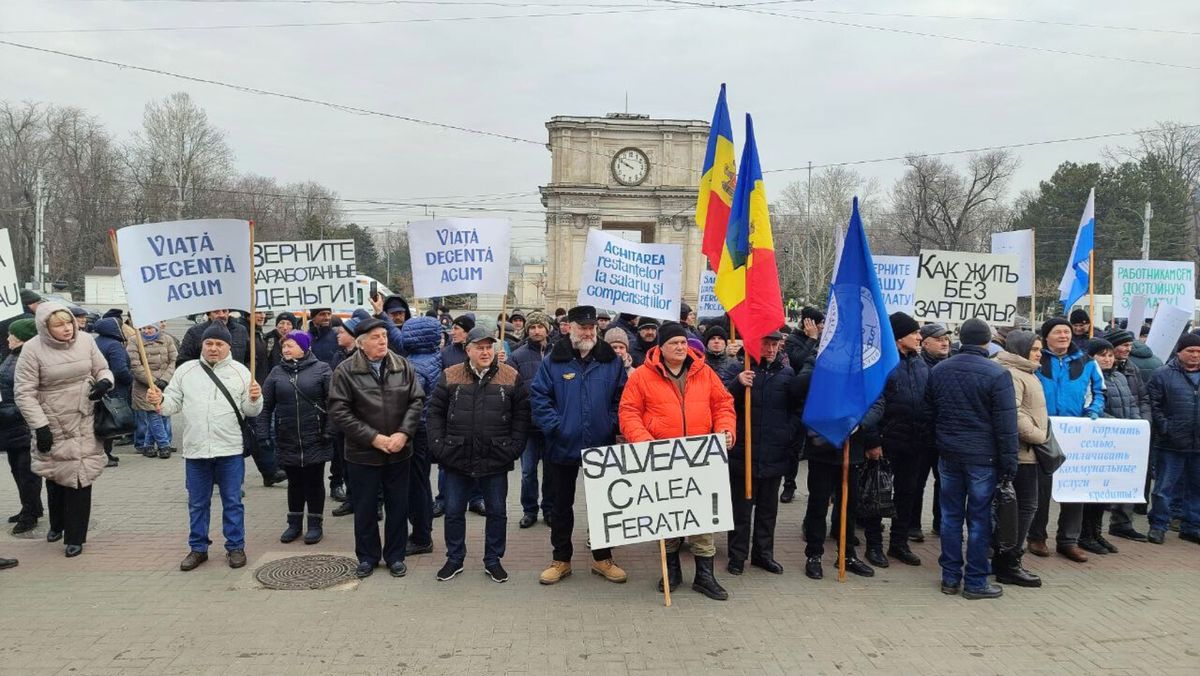 Muncitorii de la Calea Ferată cer achitarea urgentă a restanțelor salariale: „Rușine guvernării”