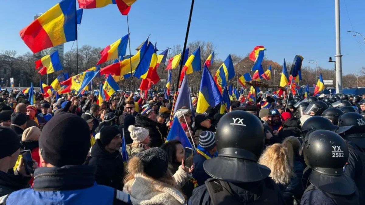 VIDEO/ Protest marcat de violențe, la București