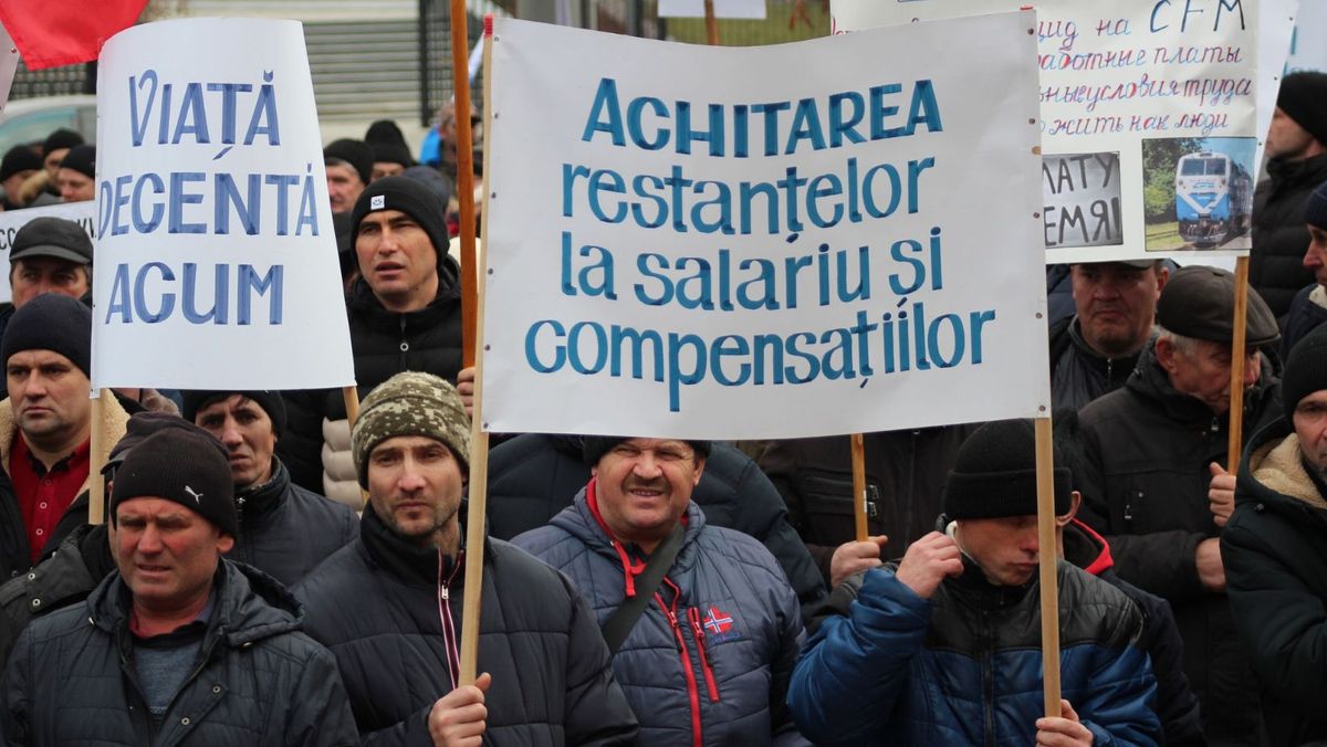 Doar șapte din cele 31 de filiale ale CFM și-au primit salariile pentru august. Feroviarii nu renunță la proteste