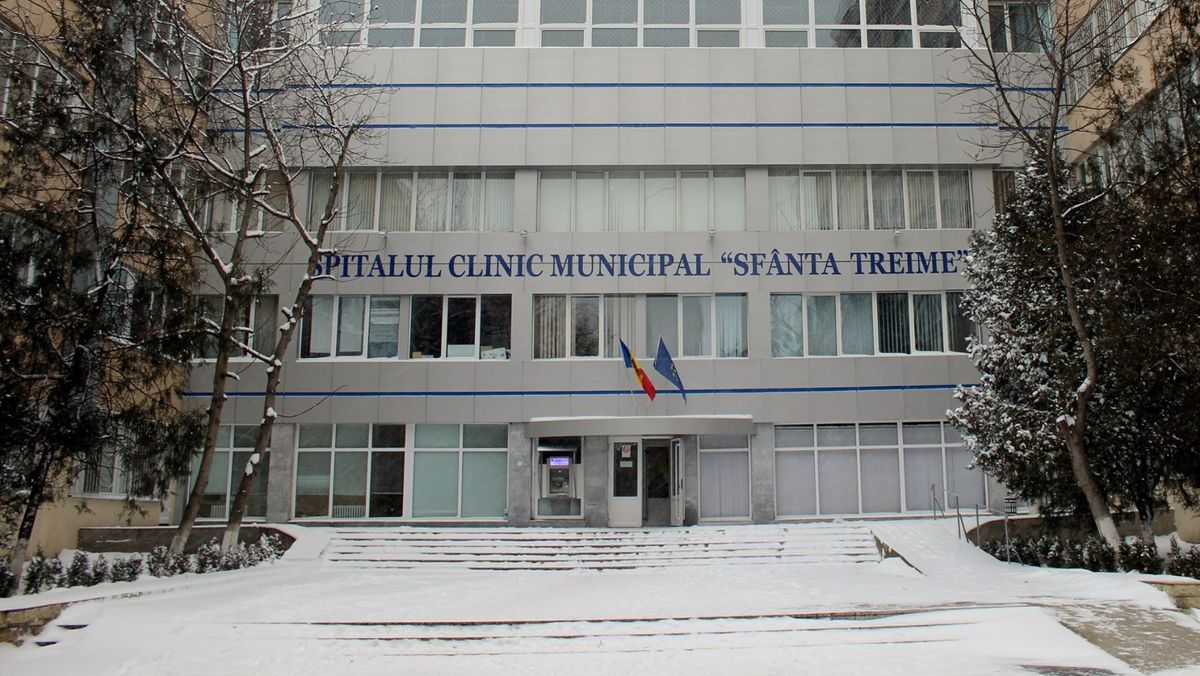 La spitalul „Sfânta Treime” au fost activate suplimentar 35 de paturi pentru pacienții cu pneumonie