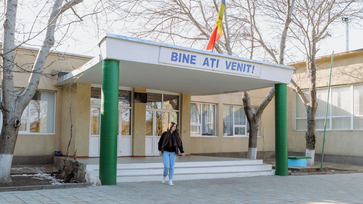 Sute de școli din țară organizează testări tematice în învățământul gimnazial. Ce competențe sunt evaluare